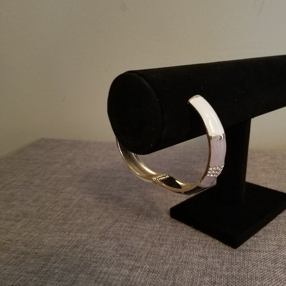 Hinged Bracelet Black / Tan / White Enameled - Picture 2 of 8